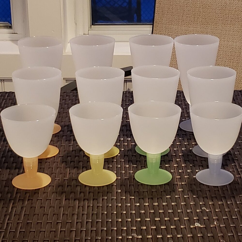 NWT Tupperware Impressions dessert/drink set